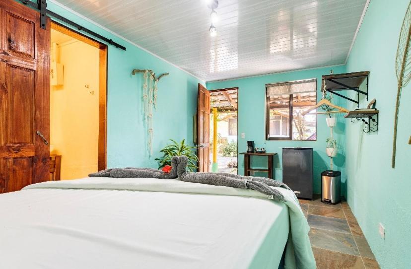 Boutique Rooms River Front At La Junta Dominical Extérieur photo