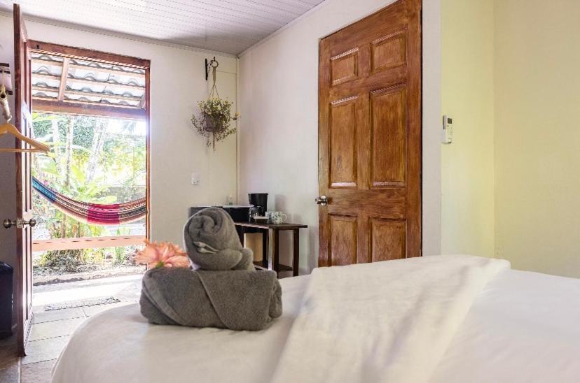 Boutique Rooms River Front At La Junta Dominical Extérieur photo